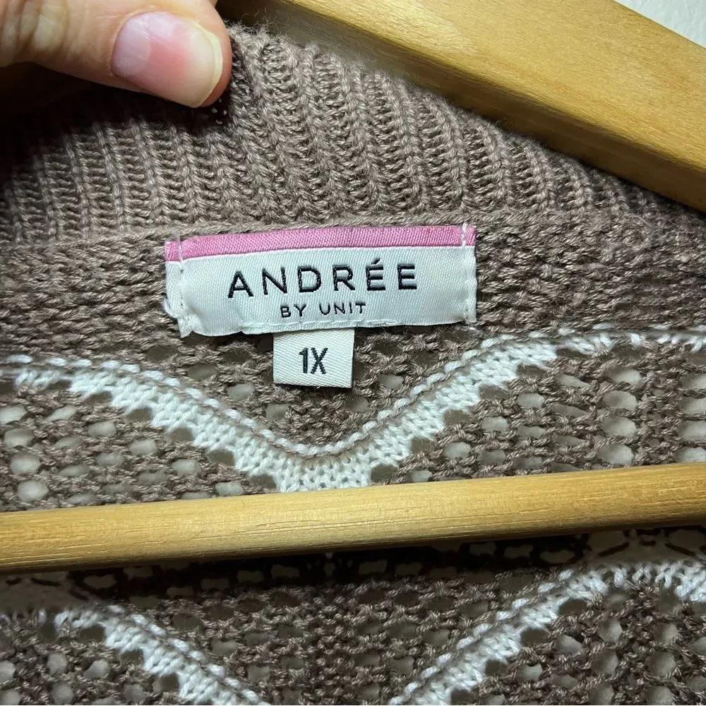 Andree by Unit Women’s Plus V-Neck Cardigan Loose Weave Chevron Stripe Brown 1X